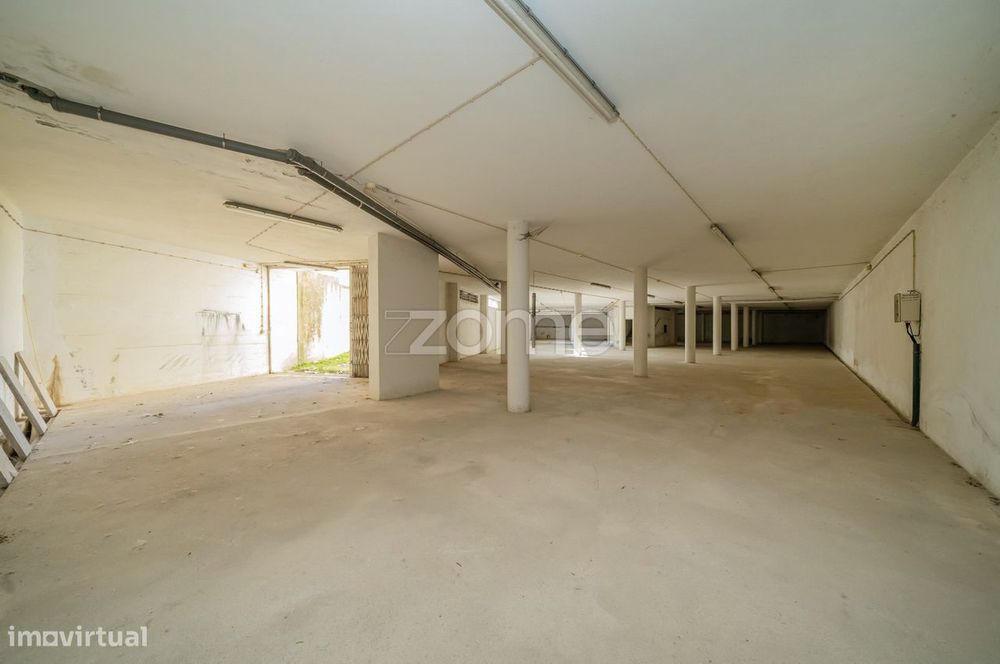 Comércio, oportunidade de investimento no Centro Comercial Barrosel...