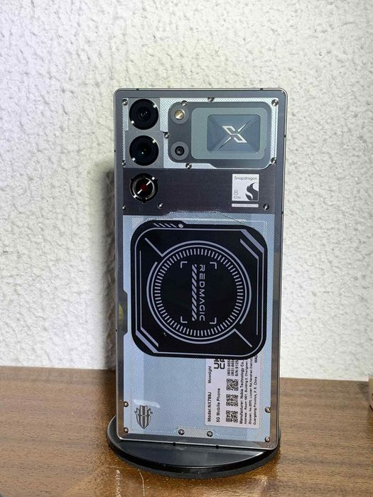 ZTE Nubia Redmagic 10s Pro e REDMAGIC VC Cooler 6 Pro