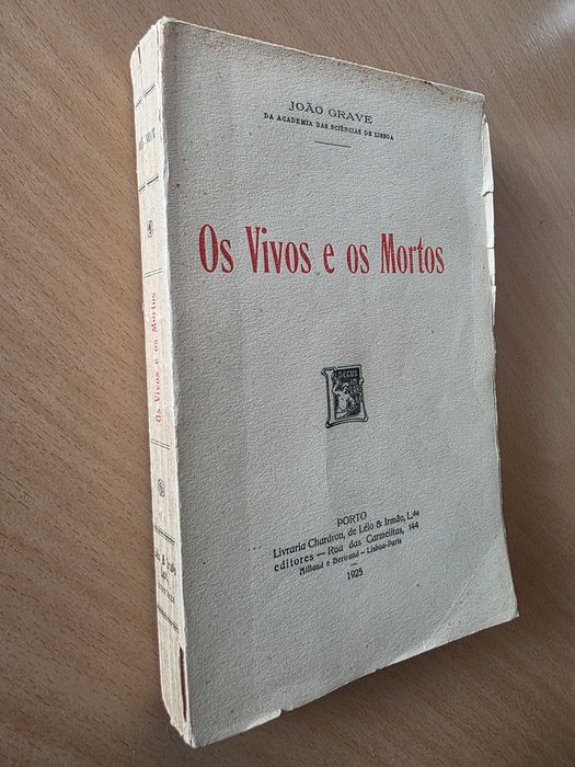 Livro "Os Vivos e os Mortos" de João Grave