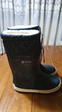 Botas aigle 33 com pelo em ótimo estado