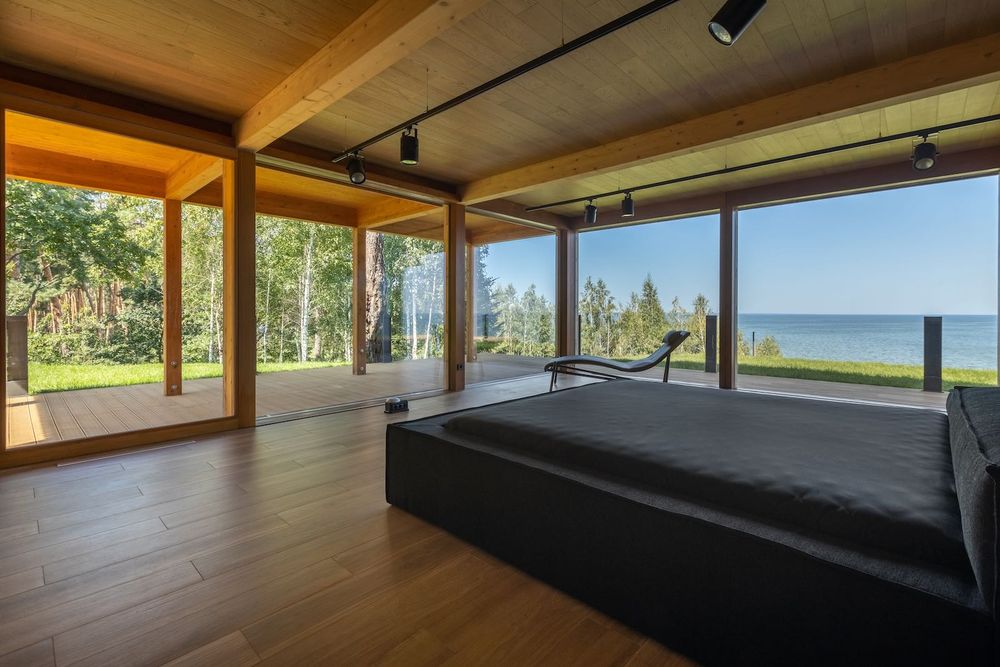 Дом-бункер Джеймса Бонда от KAGER на Киевском море за btc. Свой пляж!