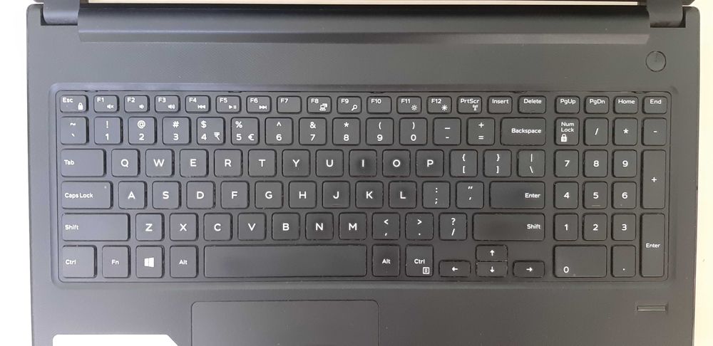Laptop DELL Vostro 3568 / i7-7500 / 8GB / 1TB / Win10Pro / DVD