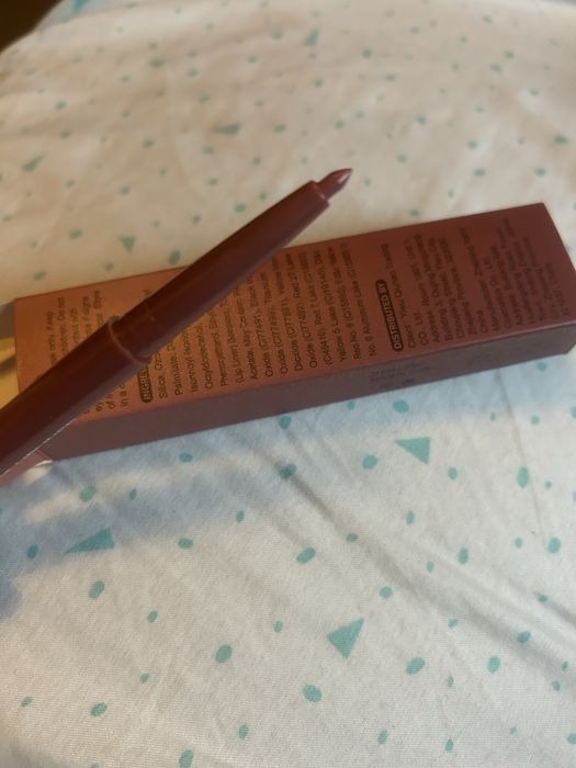 Szminka matowa + konturówka