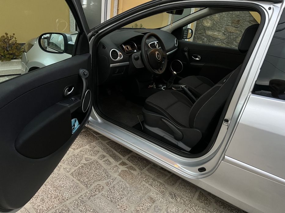 Renault clio comercial 2012