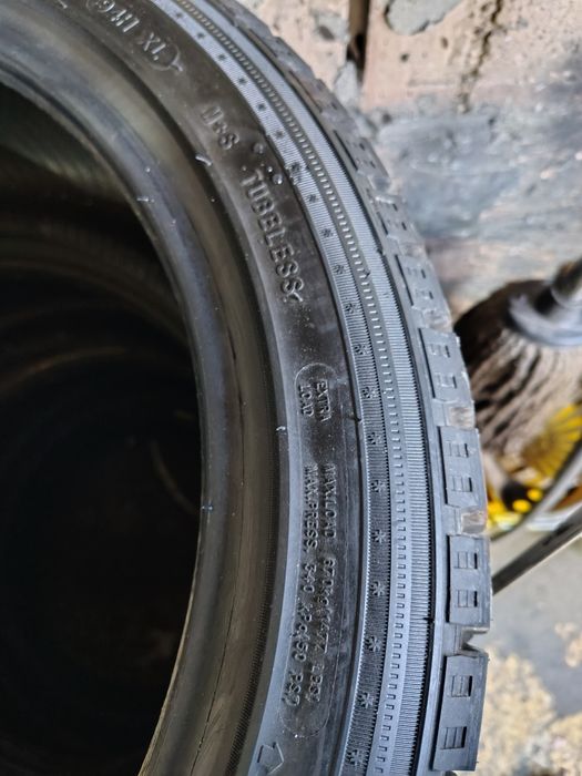 Продам зимові шини 225/45 R17