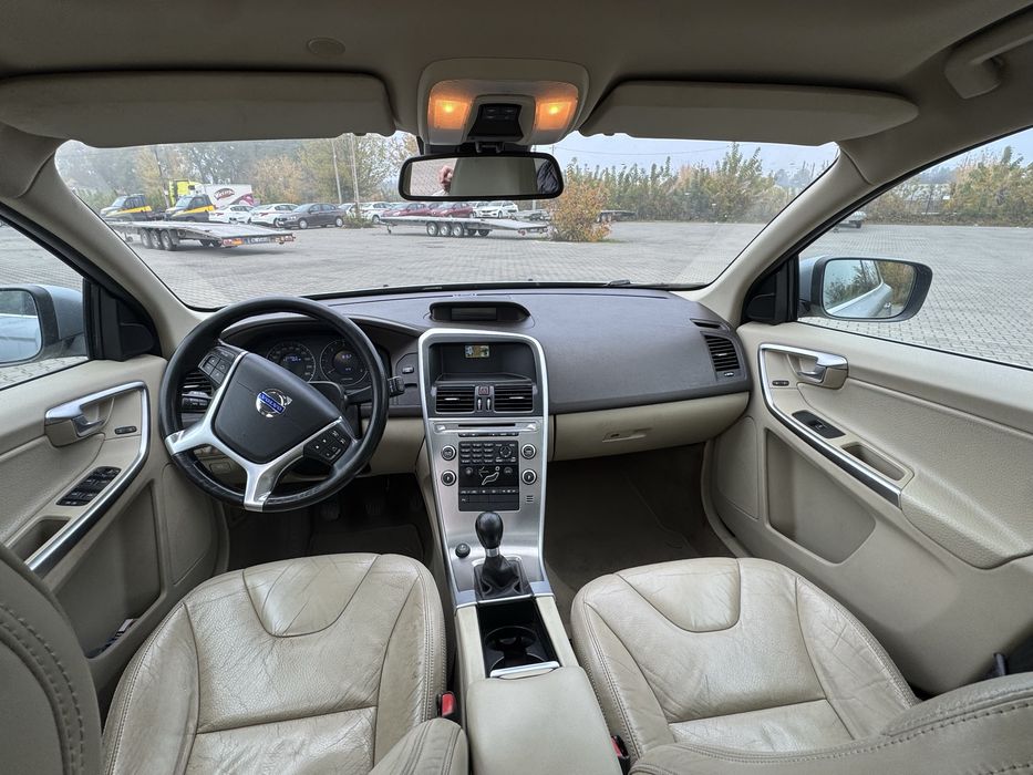 Volvo XC60 2.4 D5 manual 10 LAT W JEDNYCH REKACH! Dvd, panorama