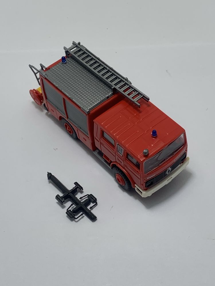 ( V ) _ Renault Camiva S 170 SP Roskopf 1/87