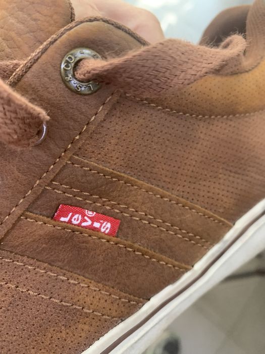 Levis сліпони шкіряні