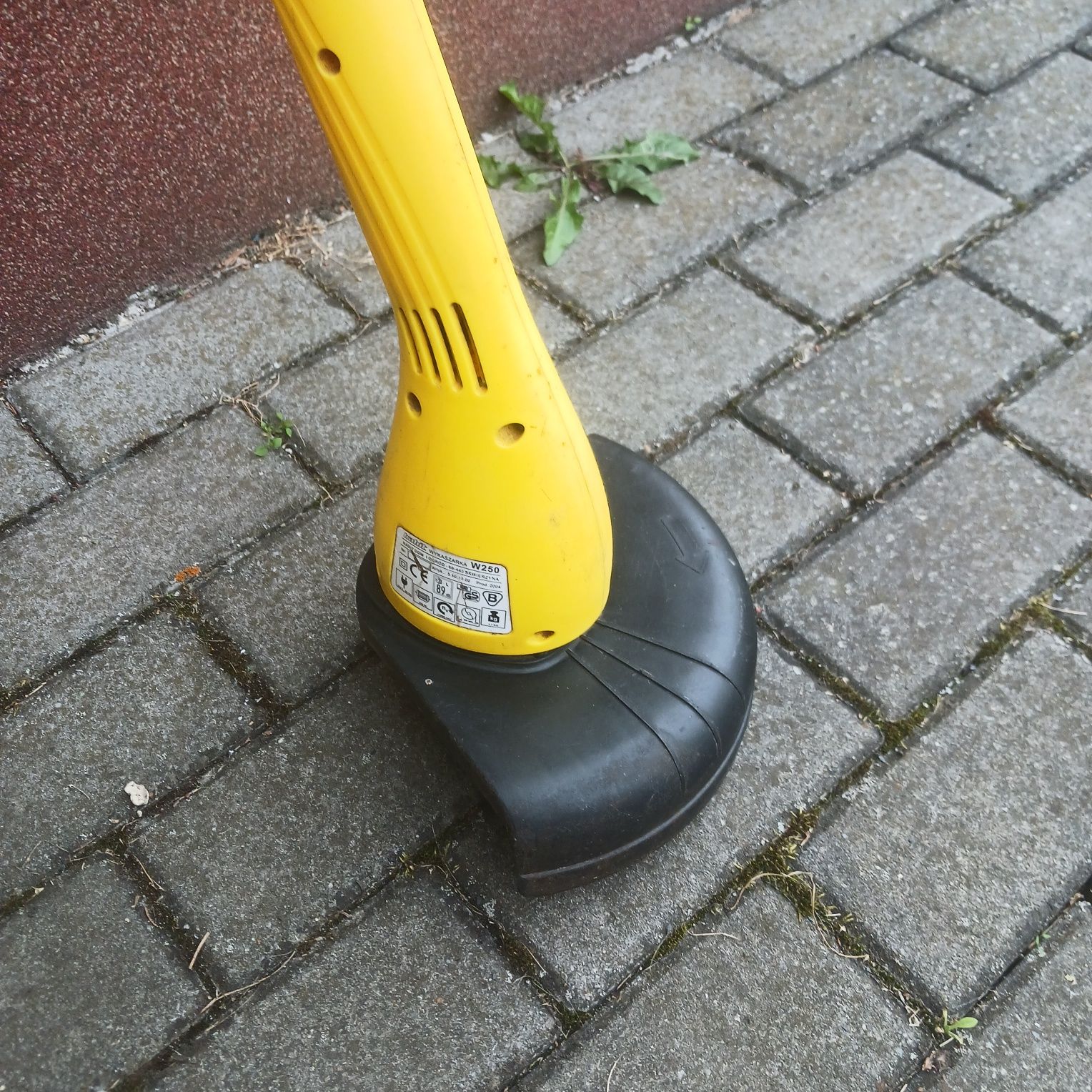 Podkaszarka elektryczna