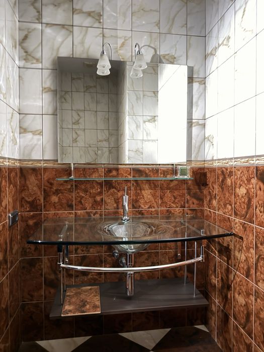 Центр , вул. Павлівська 17 , дворівнева квартира .