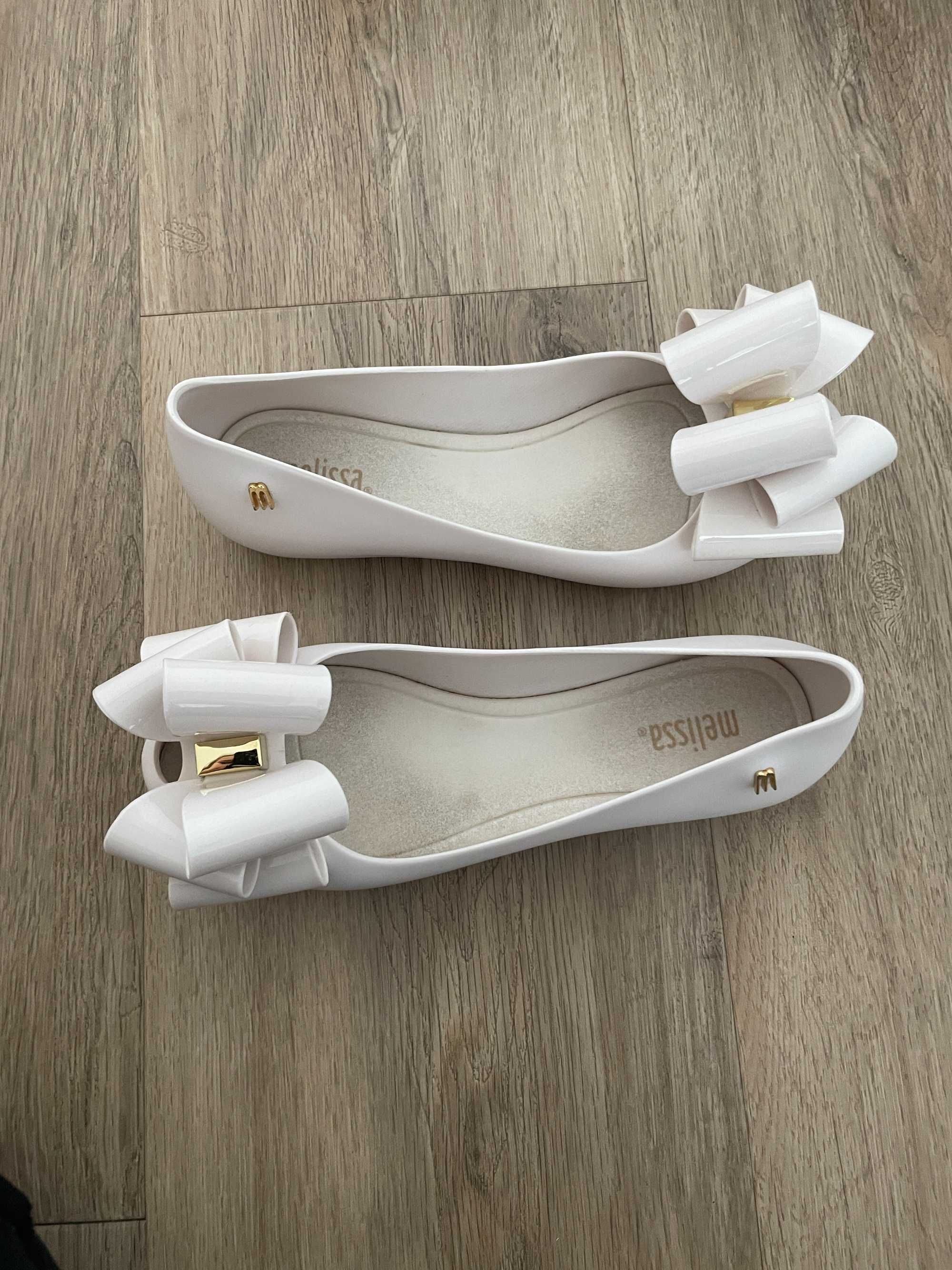 Melissa Ultragirl Sweet X - Cor Branco - Tam 35/36