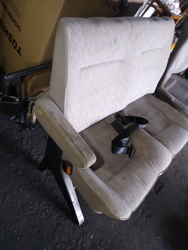 Kanapa podłokietnik 2 II rząd VW T4 oryginał