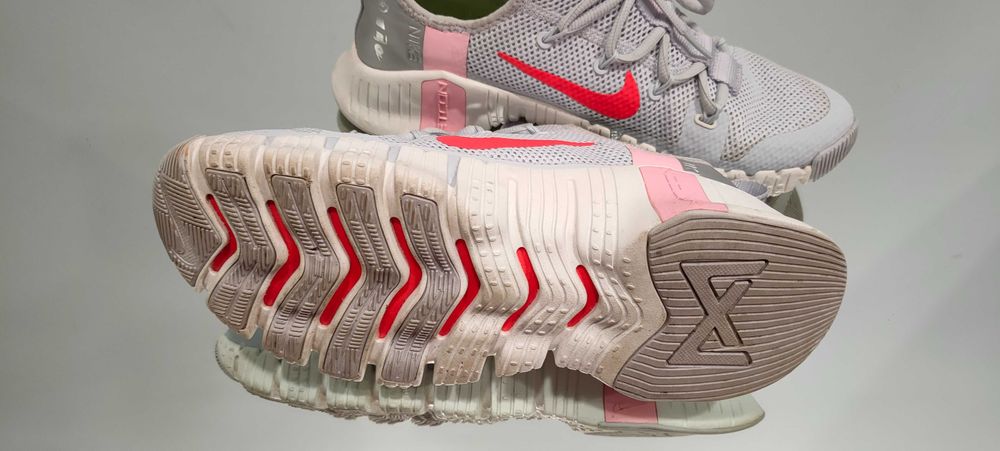 Buty sportowe NIKE FREE  METCON r.43  28 cm