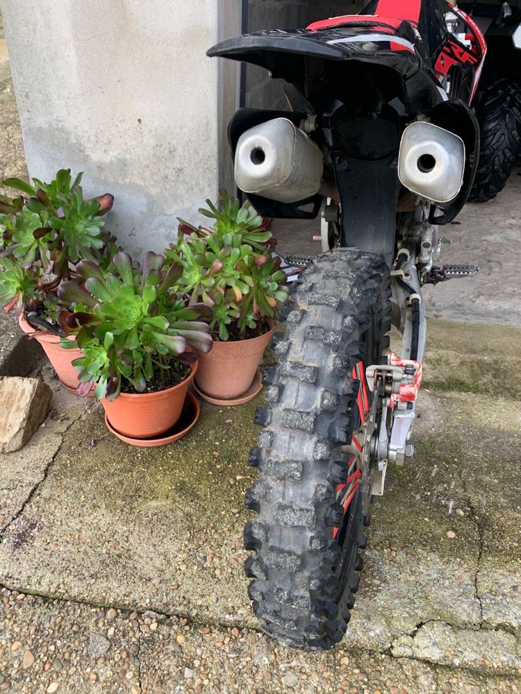 Vendo Honda CRF 450 R 2014 em bom estado.