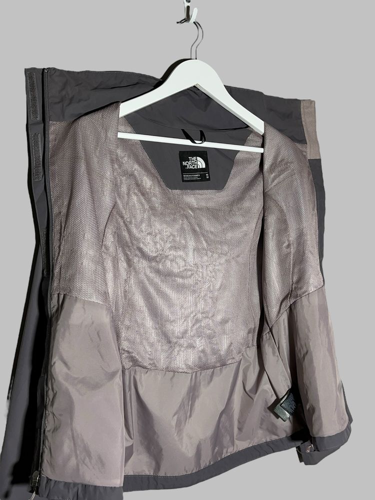 Оригінальна жіноча мембранна куртка The North Face