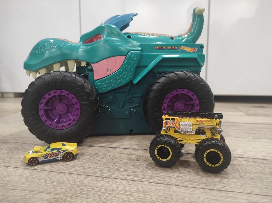 Hot Wheels Monster Trucks Mega Wrex.