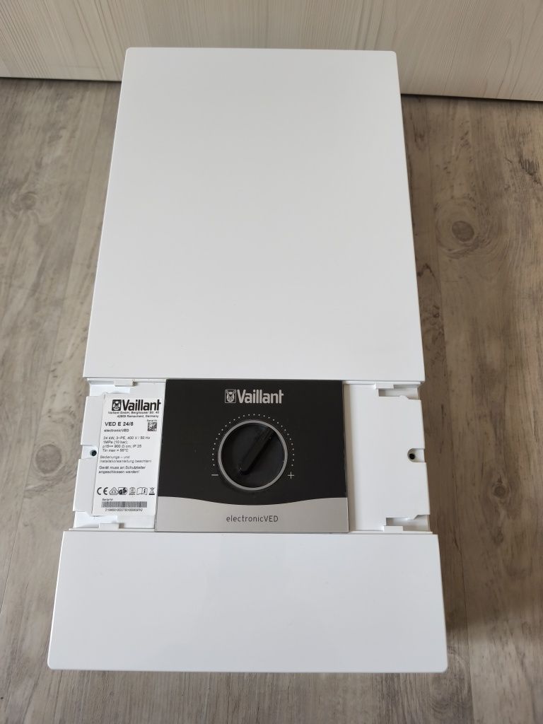 Проточний водонагрівач Vaillant VED E 24/8 B