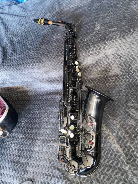 Саксофон альт (чёрный, стильный дизайн)