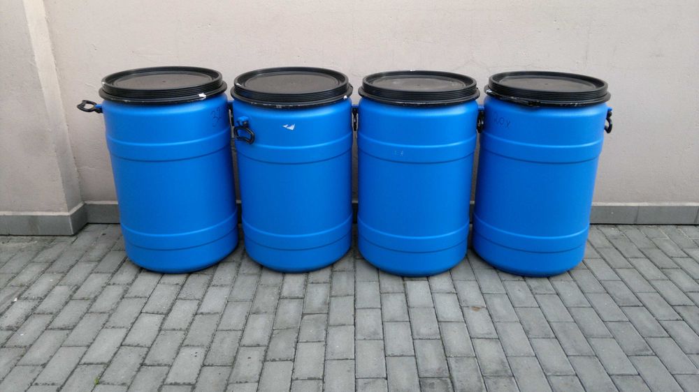 Plastikowa beczka 120l stan jak nowa z atestem, uszczelką