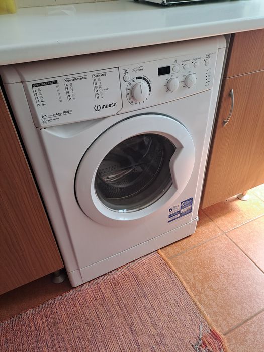 Máquina de Lavar Roupa Indesit