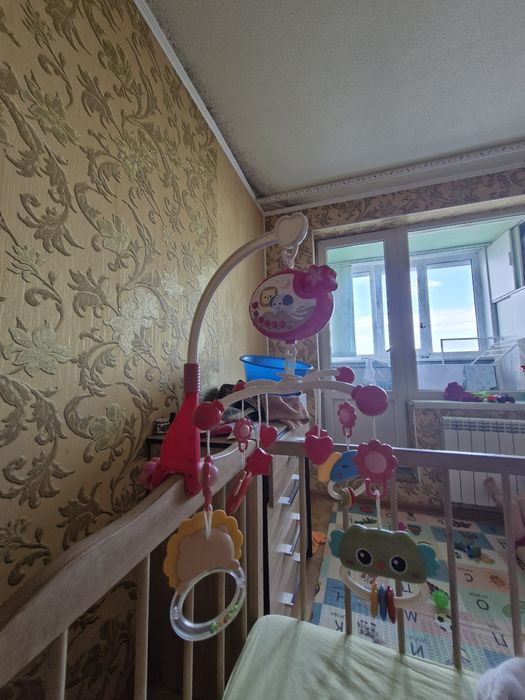 Мобіль дитячий. Рожевого кольору