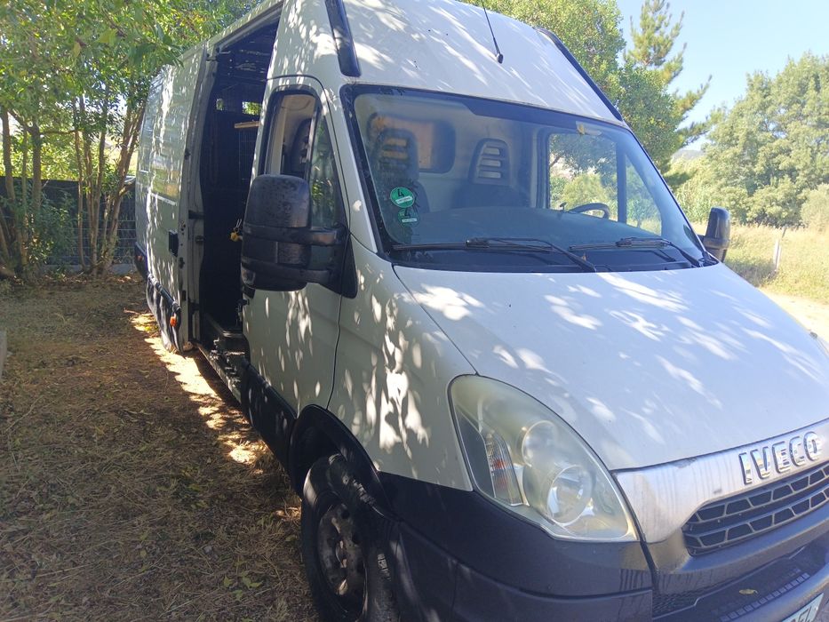 Iveco Daily 2014 • Motor fiável • 8500 negociável