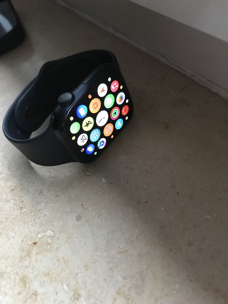 Продам apple watch 8