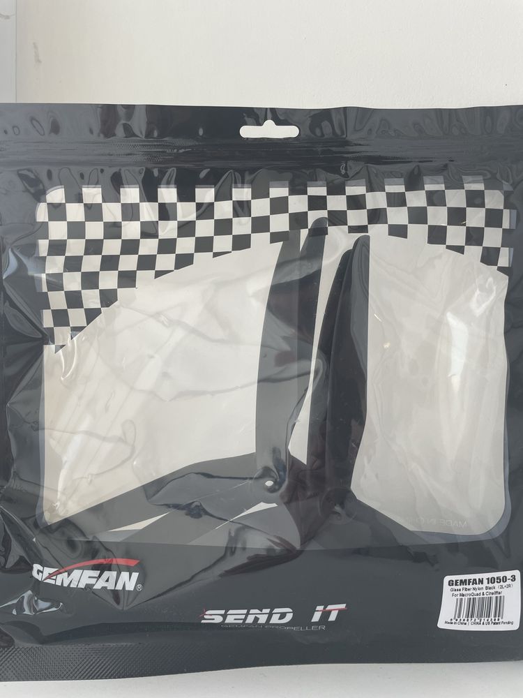 Є гурт! Пропелер GemFan 1050/3 комплект 2cw+2ccw, скловолокно