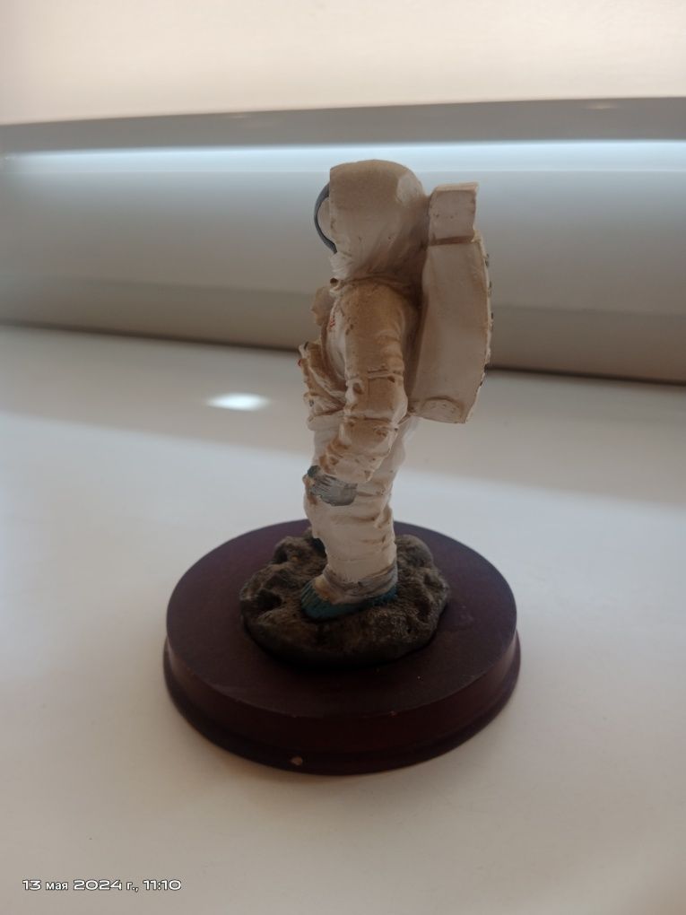 Статуетка: NASA космонавт, сувенир.