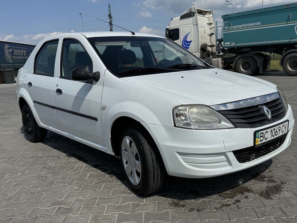 Renault logan 2010р