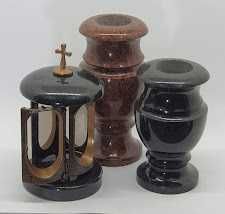 Вази, фотокераміка, лампадки. Все для оформлення пам’ятника в Луцьку