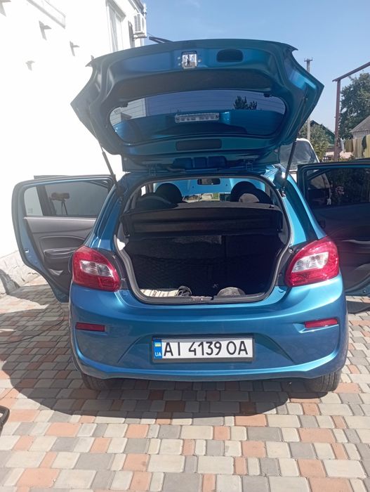 Mitsubishi Mirage 2019.