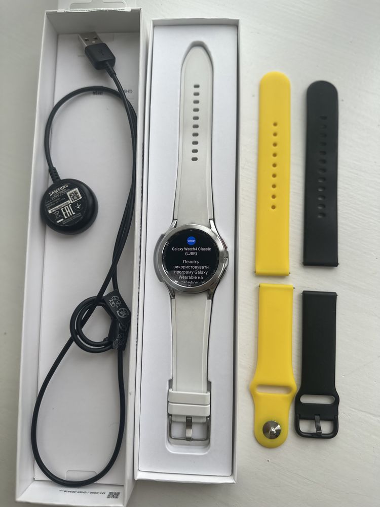 Смарт-годинник Samsung Galaxy Watch4 Classic 42mm Silver