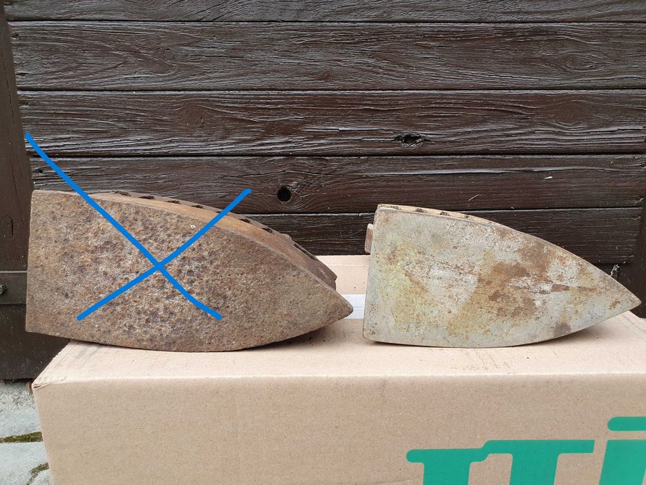 Stare żelazka na duszę na węgiel