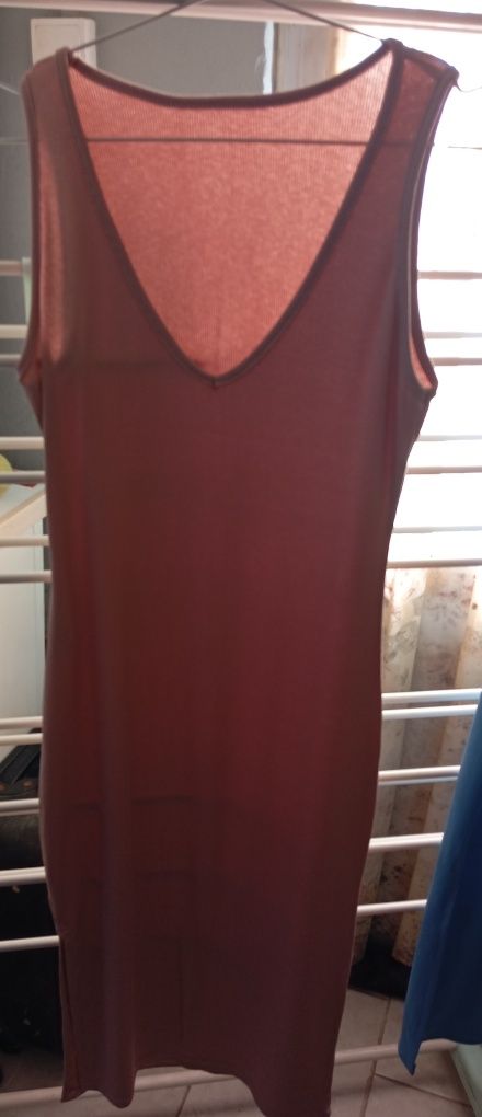 Vendo estes vestidos