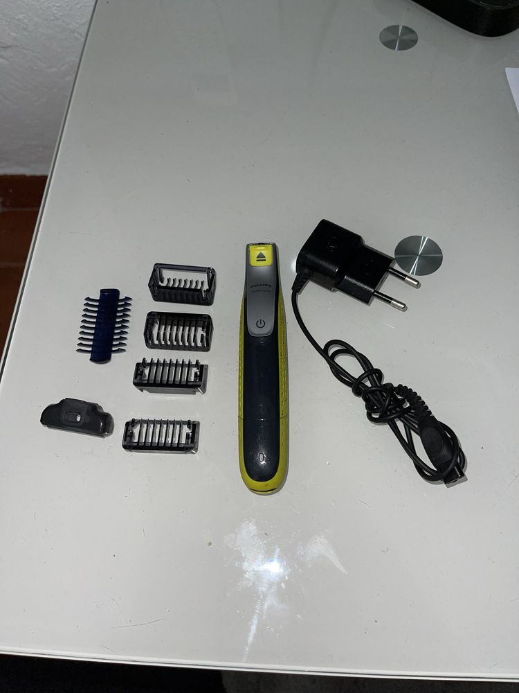 Maquina de barbear Philips  one blade
