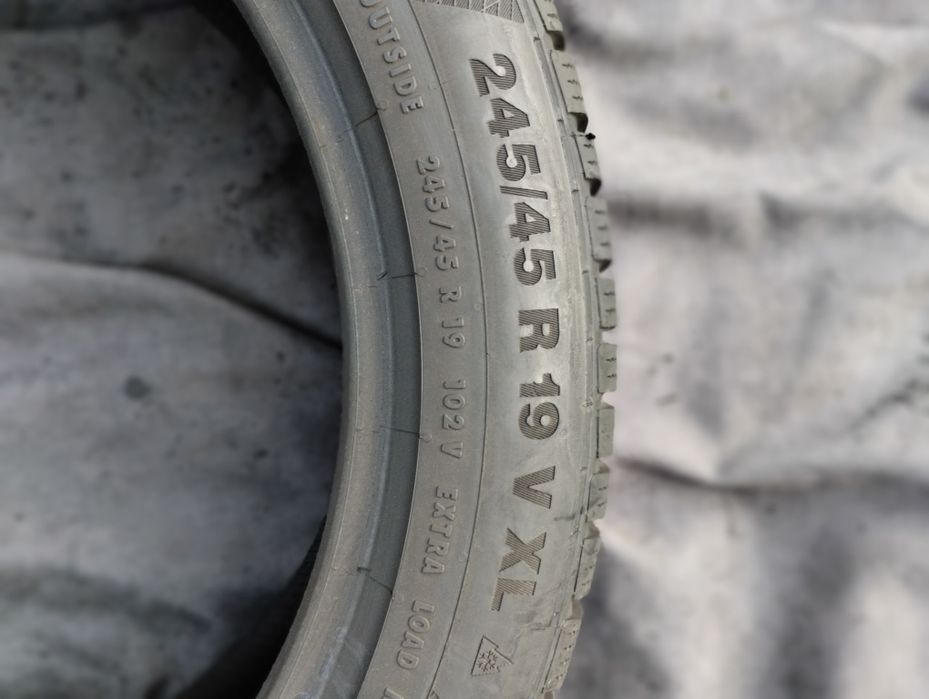 Продам шини 245/45R19