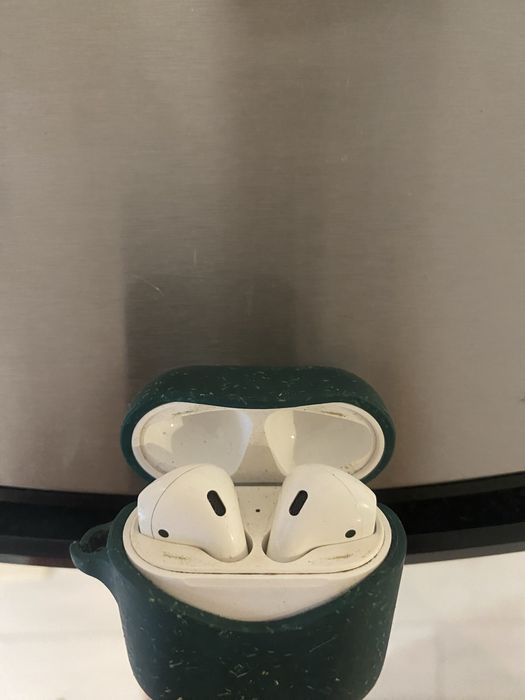 Apple AirPods (uszkodzone) + PELA case