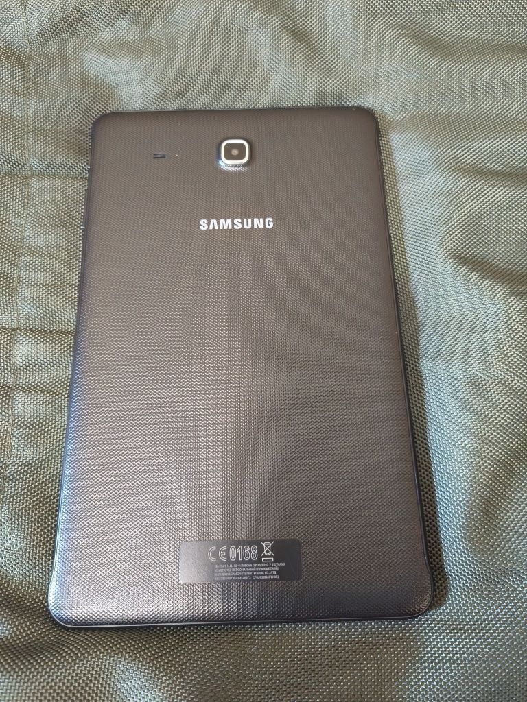 Планшет SAMSUNG Tab E
