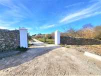 Quinta, com 14.000 m2, T3, muito perto de Portalegre