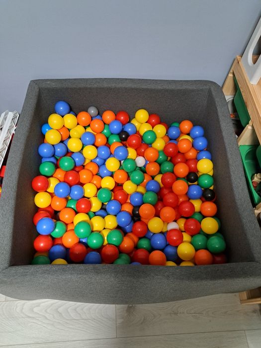 KiddyMoon Suchy basen kwadratowy z piłeczkami 7cm 120x30cm