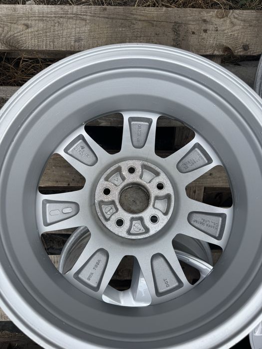 Комплект оригинал литые диски Honda r17 5/114.3