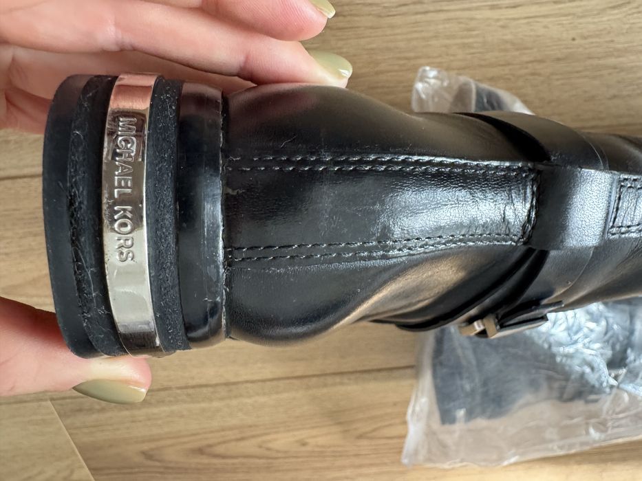 Демісезонні шкіряні високі чоботи