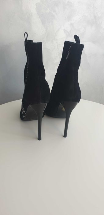 GOE Жіночі замшеві ботильйони на високих підборах  38 р