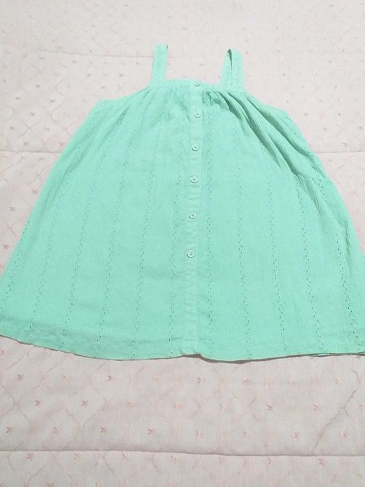 Vestidos  lindos, branco e verde, com bordado Inglês da TEX  7-8 anos