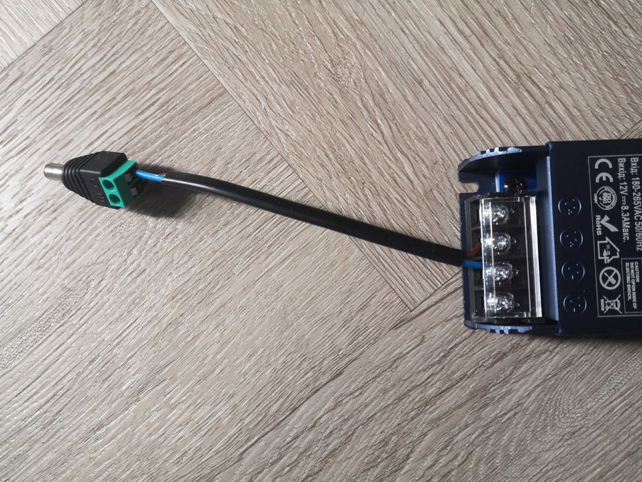 Zasilacz LED 12V 8.3A - montażowy