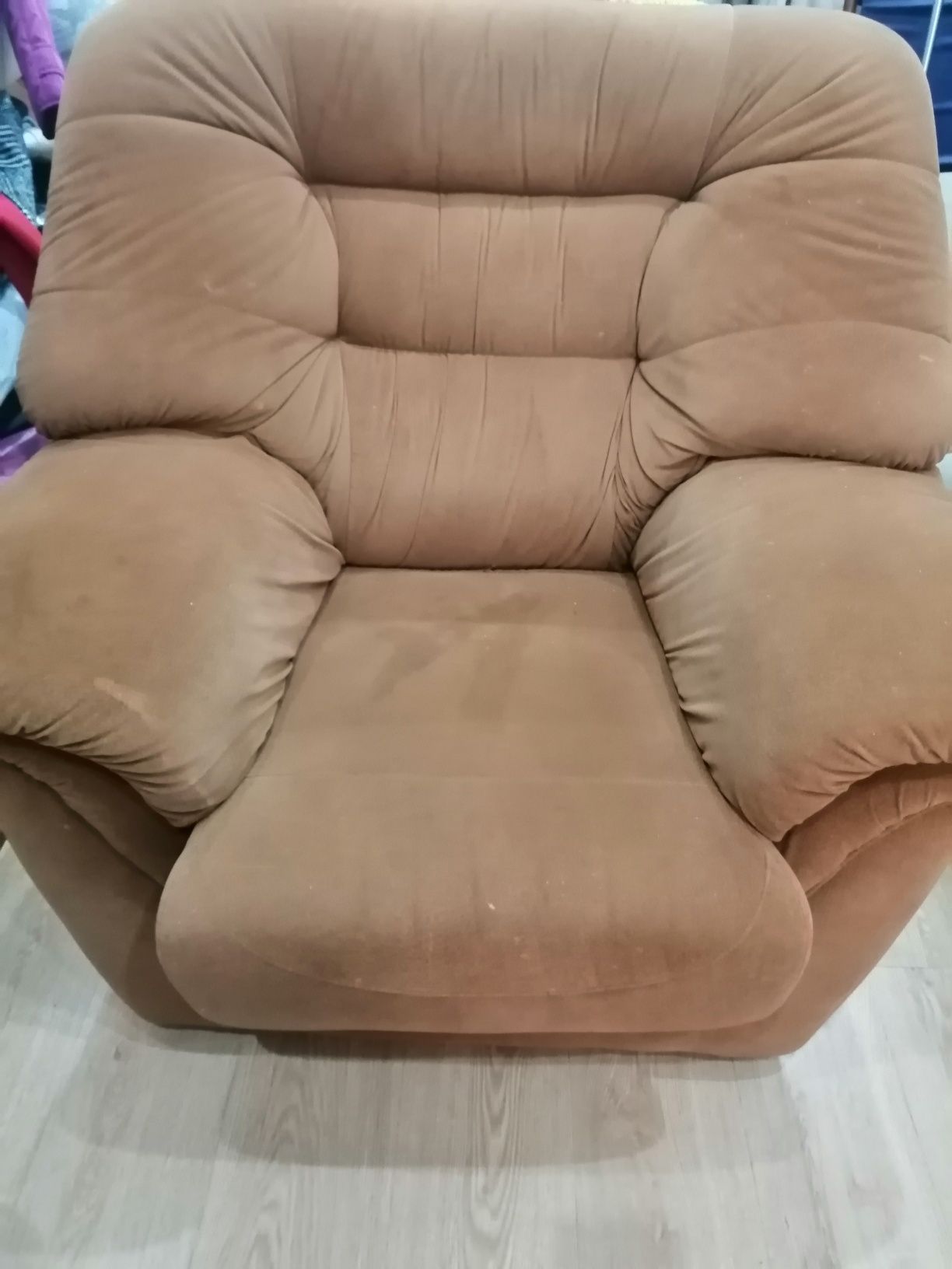 2 sofás individuais