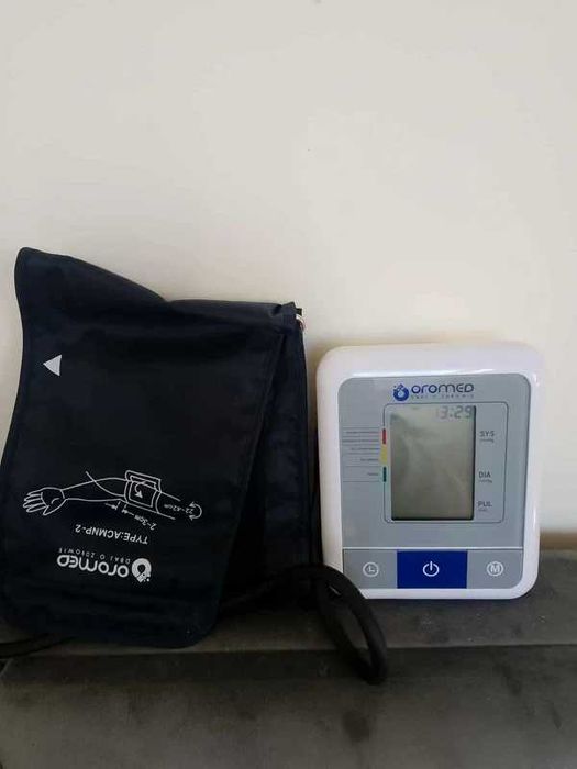 Ciśnieniomierz naramienny nowy