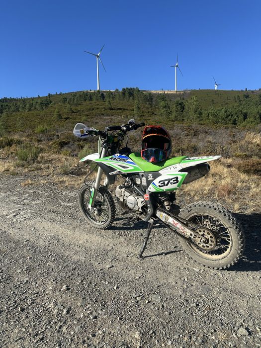 Pit bike 140cc  roda 17 e 14 atras