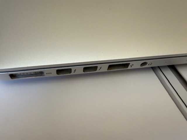 MacBook Pro 13" A1502 - I5 DUPLO - SSD256GB - RAM 8GB DDR3